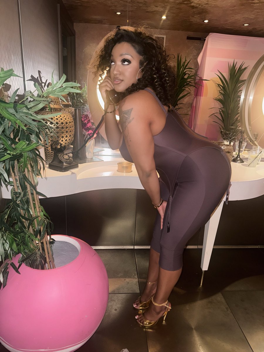 cravesomerave's tweet photo. I celebrated having 32 flavors on May 30th 🤎🎂🥳 https://t.co/X0XQGIqo0y