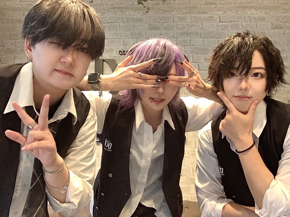 dcd_crossdress's tweet photo. 本日もオープン致しました‼️お待ちしております🍪🍪 https://t.co/hSYb34eHR0