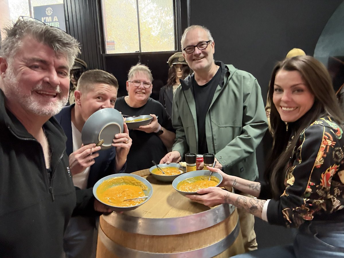 MarkKTozer's tweet photo. Got to love days like this! 
A big thanks to my good mate Peter Stephenson for calling in with an incredible spread of fresh tuna and a variety of fish he caught and prepared himself. From Patsy McFarlane delicious homemade pumpkin soup. #food https://t.co/1h44mHowNa