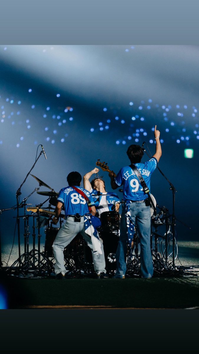 cnmizuho's tweet photo. #이정신 IGS #イジョンシン #LeeJungShin #씨엔블루 #CNBLUE @MentalShin 😍 https://t.co/ia8akiRZmk