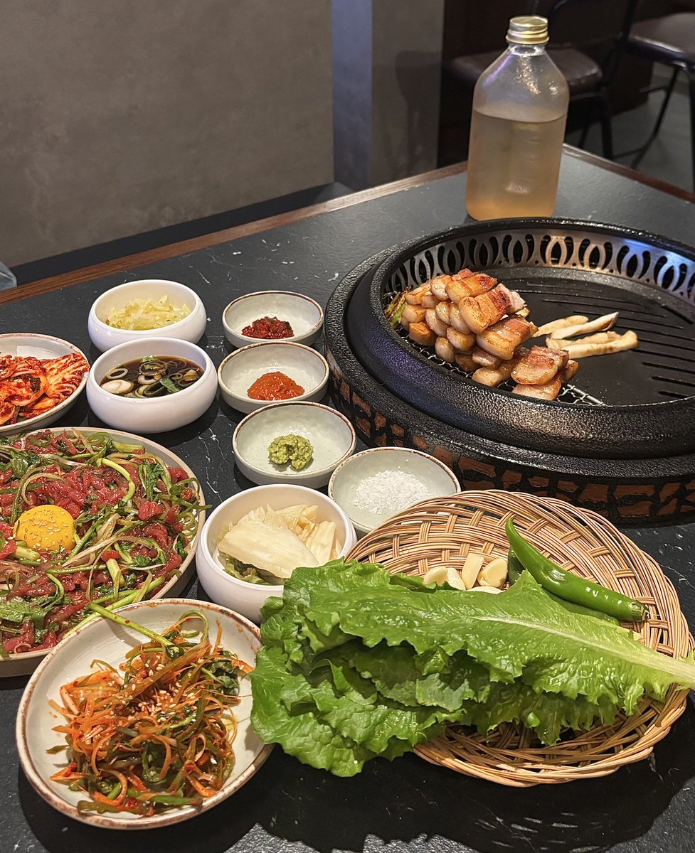 rn_01w's tweet photo. 📍산설(サンソル) 新論峴店 / 新論峴駅3番出口

✔️タブレット注文
✔️店内広め！日本人の団体客もいた🥹
✔️お肉の種類かなり豊富🥩
✔️韓牛ユッケが人気っぽい！ユッケ好きはぜひ🤍
✔️チゲ・ラーメン・マッククスあってサイドも充実

ユッケ美味しかった🌟
お肉だけじゃなく色々食べたい人にもおすすめ◎ https://t.co/JubdzbNs93