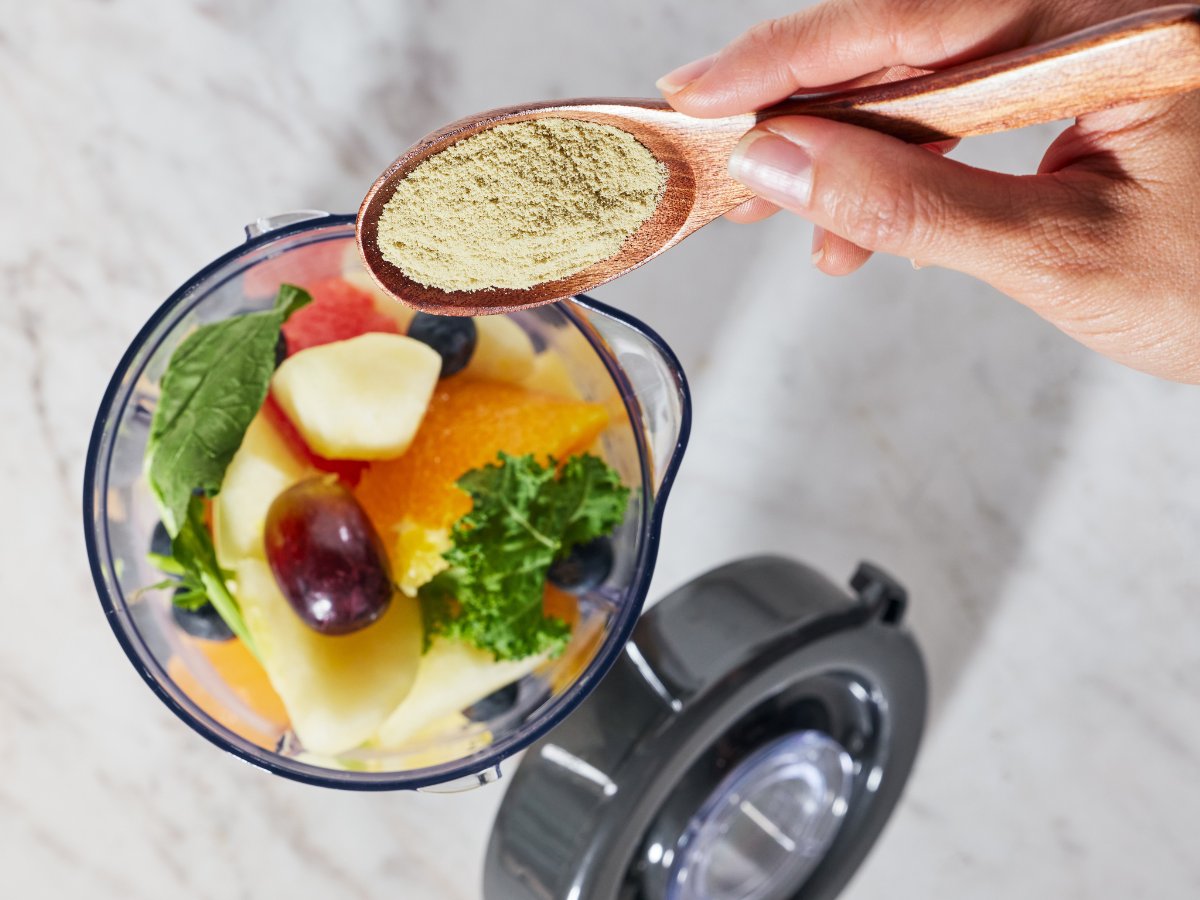 qol_official's tweet photo. 🍵 Natural Shape Shake（NSS）ほうじソイラテ味
朝の1杯でスリム習慣✨

🌱 大豆・玄米・サチャインチの植物性プロテイン＋麹酵素
💖 植物性乳酸菌100億個・食物繊維3,000mg・1食分ビタミン

お茶の香ばしい味わいが🙆‍♀️💕

▼公式ONLINE SHOP
https://t.co/bZBznZ7vhk https://t.co/hxrGQ4TgK0