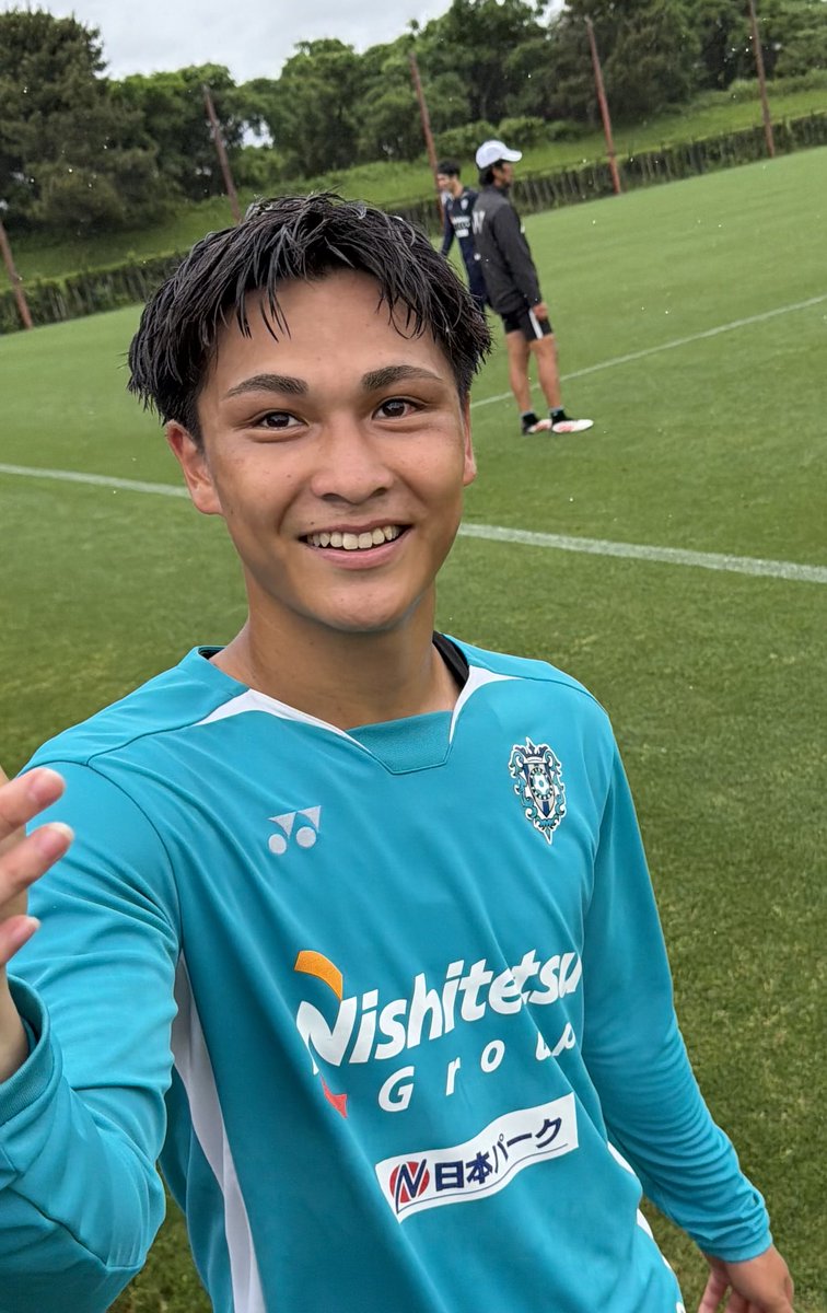 最後まで自主トレ頑張ってた3人☺️ #今期最後の公開練習 #アビスパ福岡