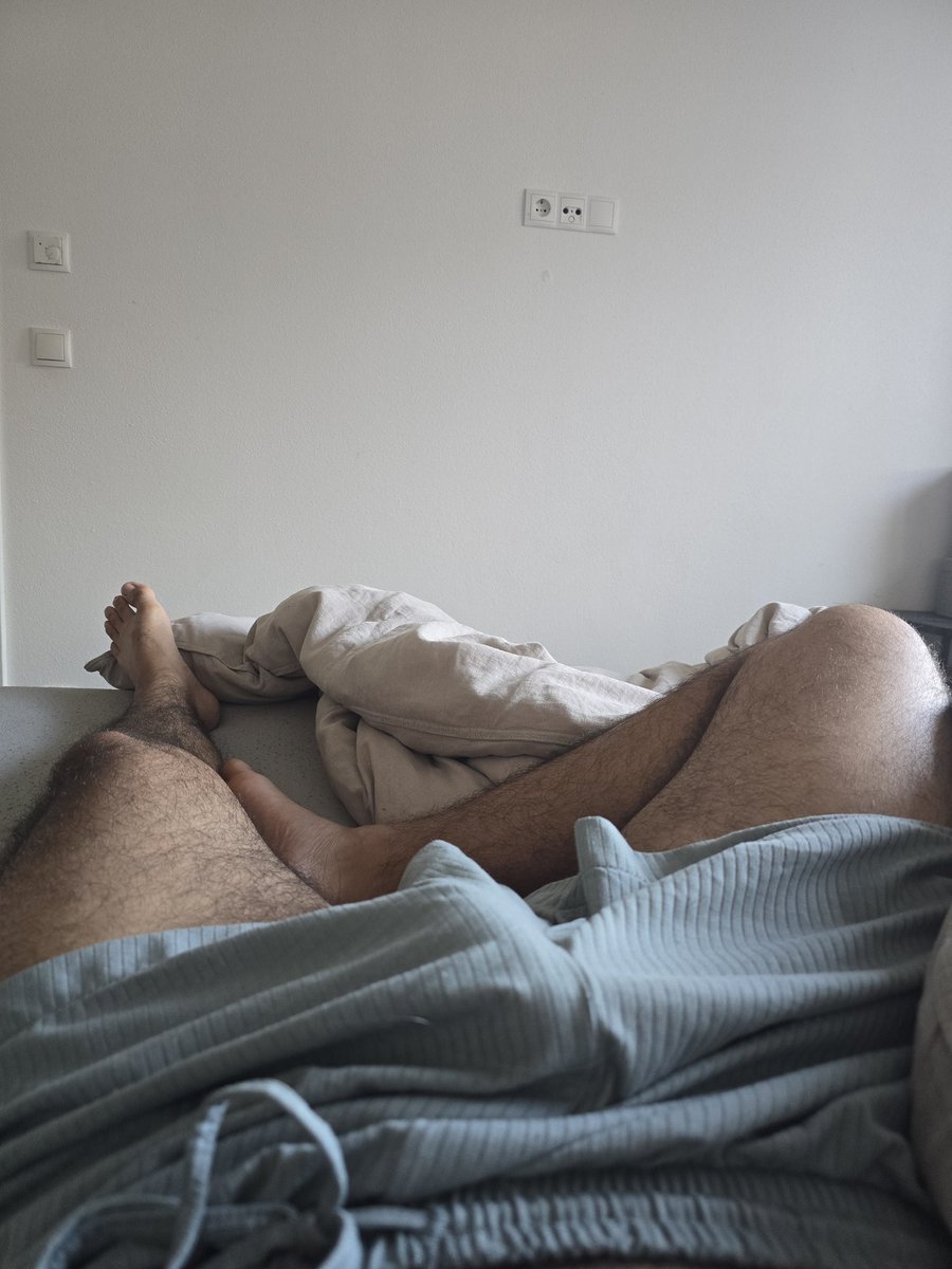 AlphaCasher's tweet photo. Wer noch nicht auf onlyfans abonniert hat ist selber schuld. 

Und hat diese bilder nicht verdient, 
Aber von einer dummen schwuchtel war auch nicht anders zu erwarten. 

Dein platz ist neben mir schwuchtel auf den knien. #paypig #humanatm #OF #bettel #drain https://t.co/3YKdWrFvty