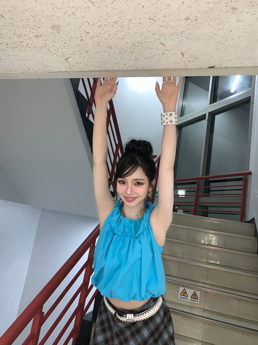 BEMYKARINA_TH's tweet photo. 💙💬260602 02.12pm KST
#คาริน่าบับเบิ้ล #คาริน่า

📸x4

"ดูเหมือนว่าเราจะปิดจบการโปรโมทสัปดาห์แรกของรายการเพลงได้ยอดเยี่ยมไปเลยเนอะ" https://t.co/MOu5x0Nxrl