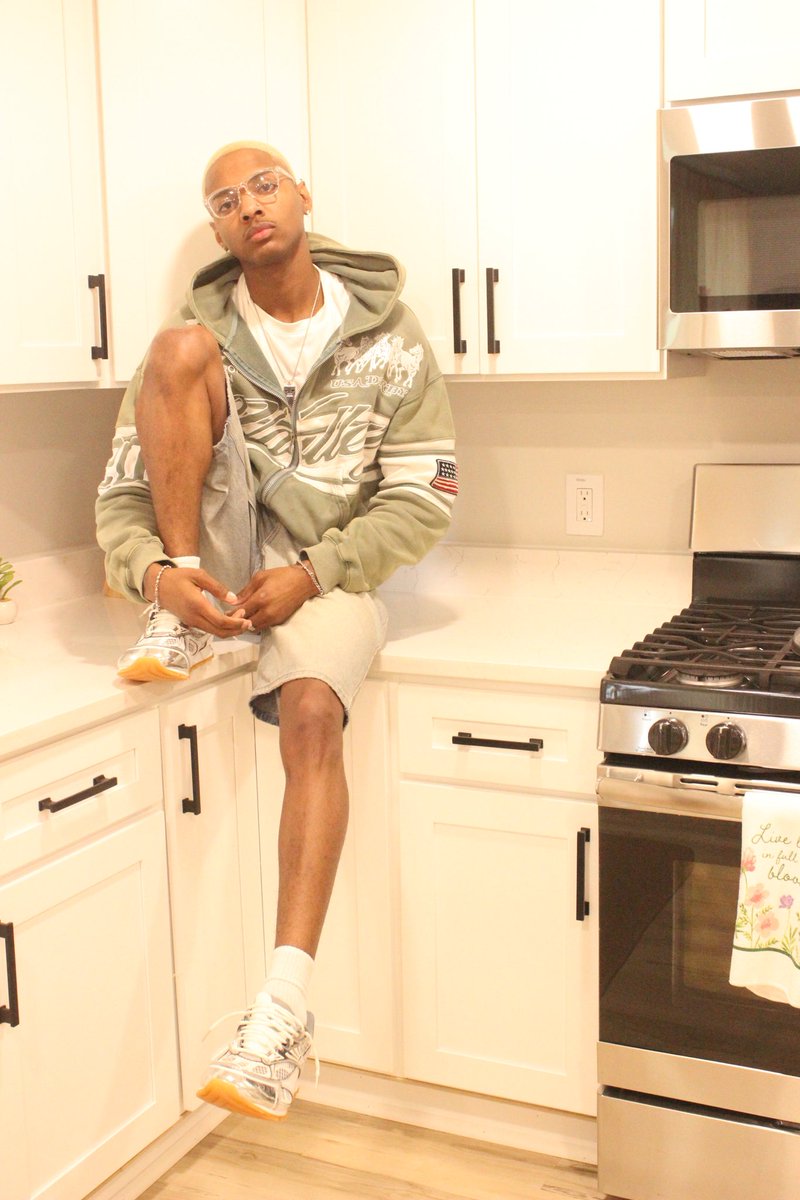 Breonjaylen's tweet photo. Obsessed with myself https://t.co/QXBwZLXSbw