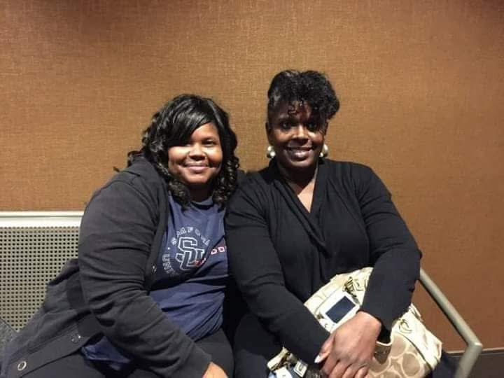 ryce_lori's tweet photo. Happy Birthday to my beautiful sister Elena Thomas!  Celebrating the beautiful soul you are today and always. Life is infinitely better with you in it. Another year of you equals joy. Have a great day and blessed year! https://t.co/rEKivLPWmN
