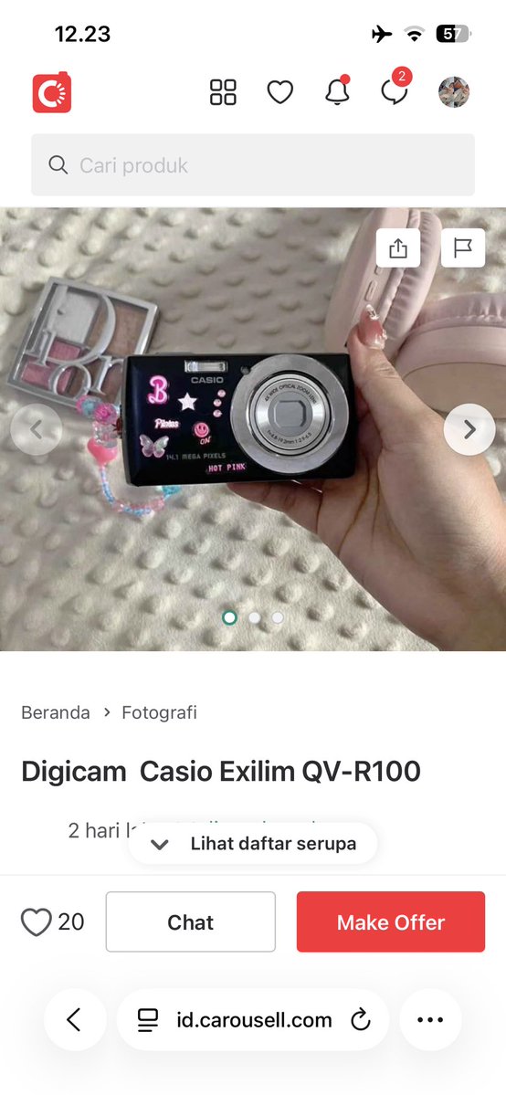 dryflowrs's tweet photo. Guys yang mau beli di carousell hati hati yaaa dia pake foto aku buat scamm !!! https://t.co/uRbKZYOwsh