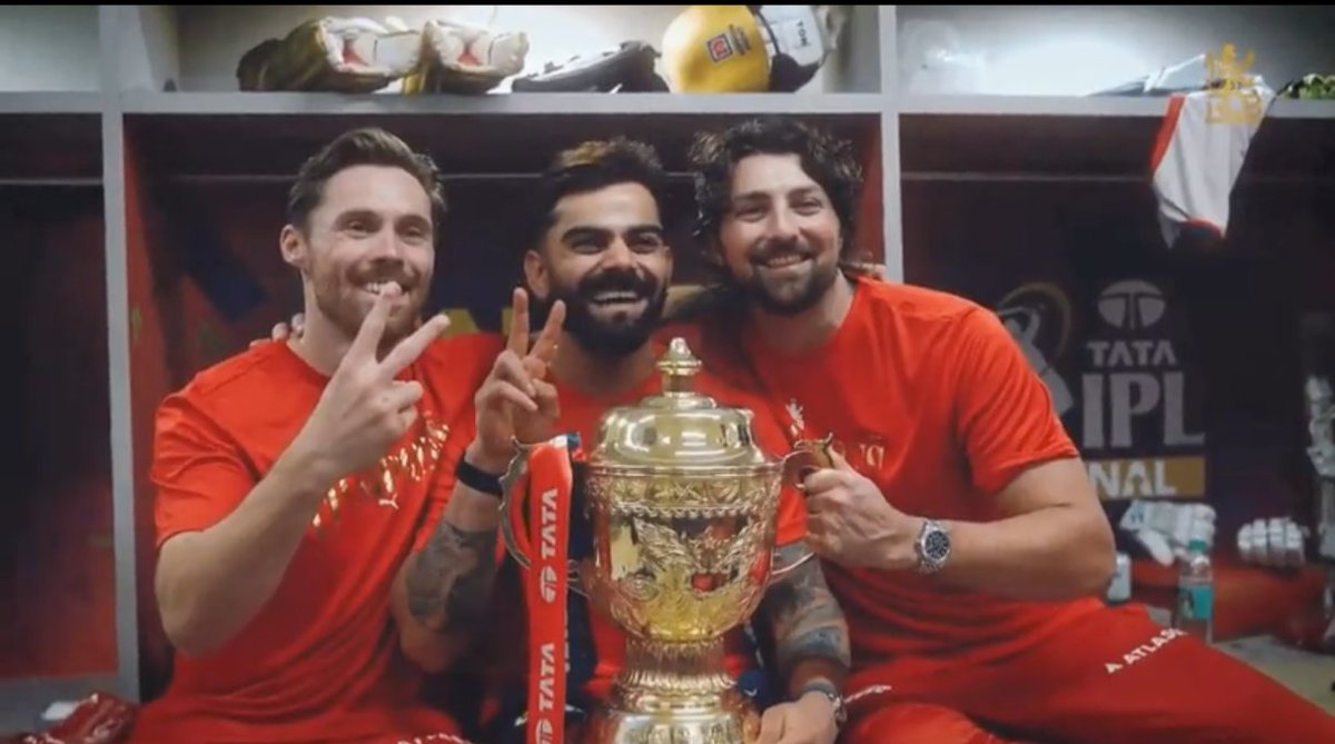 CricCrazyJohns's tweet photo. NIGHTMARE TRIO FOR OPPOSITION IN IPL 🥶🔥 https://t.co/QnwiwMNkK9