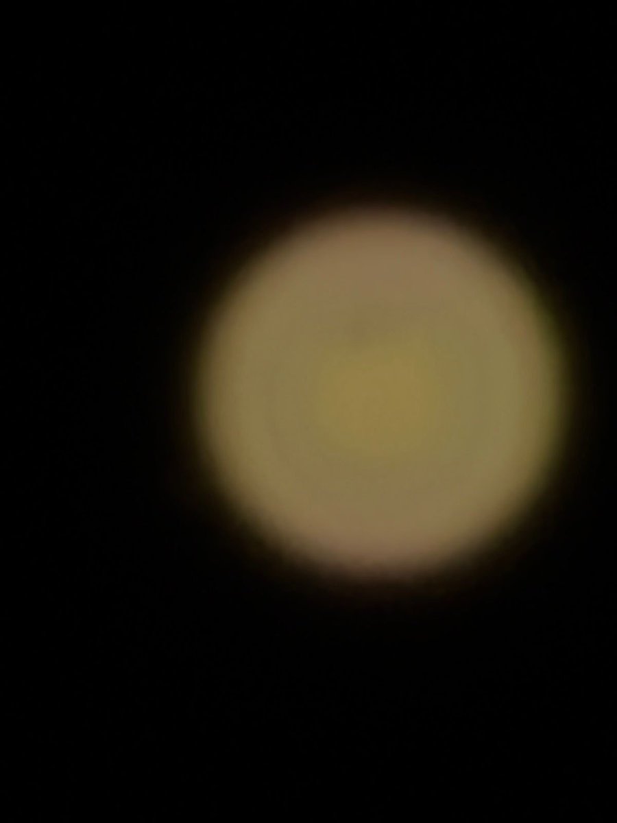 ruexiu's tweet photo. @lianidyp ini kak, hasil foto bulan, kamera depan sm belakang.  aku setinggannya masih asli, ga pernah diubah dari awal beli https://t.co/YuQJRu3JvS