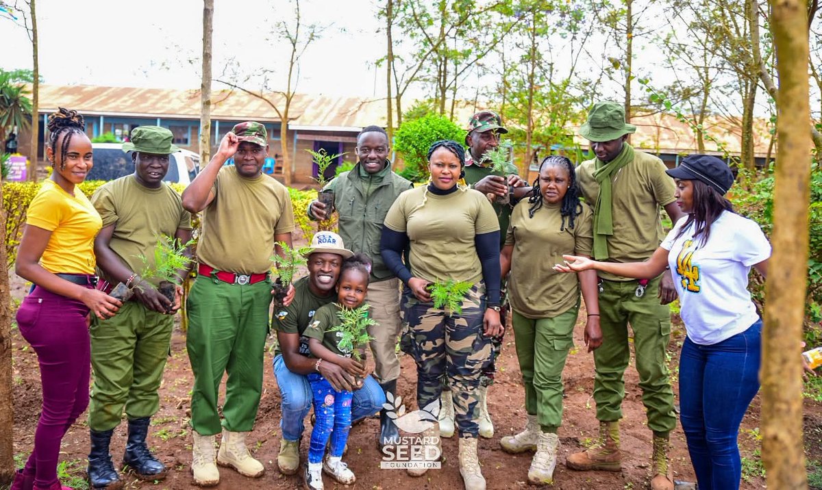 mustardseed2023's tweet photo. In Kajiado, a child planted a tree. In Murang'a, a grandmother nurtured a seedling. 
GMSF is working to plant 15 million trees, with 500,000+ indigenous and fruit trees already planted. Join us today.
Donate a tree today: https://t.co/gWh6InSOpE
#Plant15Million #ClimateAction https://t.co/mMYxugZIHp