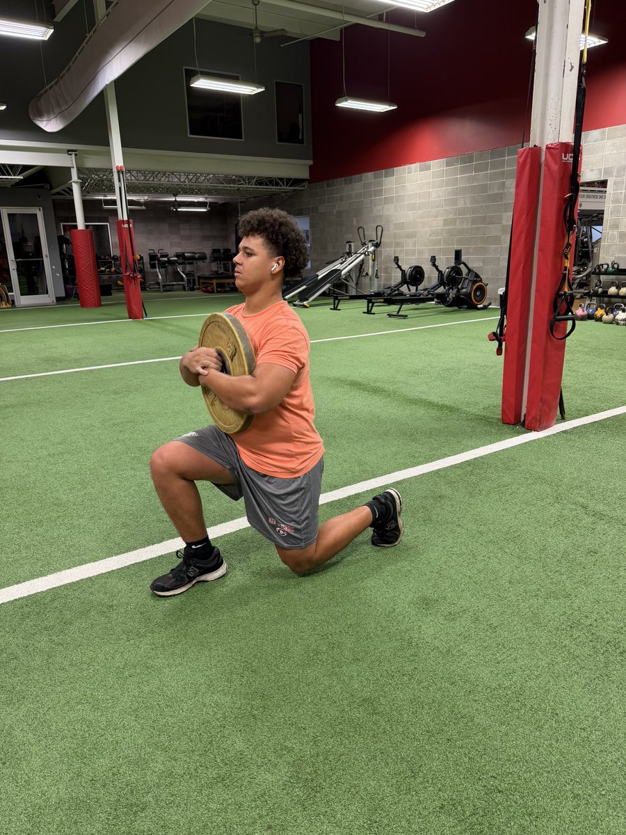 CoachT256's tweet photo. June 1 workout ✅! #ValleyWillRoll

@CaydenOliver17 @coach_emays @Qblack_3 @Coach_Griffin32 @CoachJakeWilson https://t.co/TspDsqnGCg