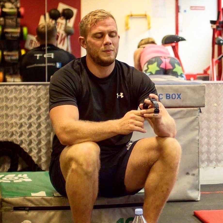morejamesmith's tweet photo. Here is one of the very rare pictures of me personal training.

Back in my day it wasn't very cool to record yourself. People think that coaching people, helping businesses go online and even selling a beverage brand are 3 different things, they're not.

As a coach I had one job, to see where someone was, to understand their goal and to seek the next progression from there.

When I had those 3 things, that's actually all I needed. If someone can squat 20kg, the next progression isn't 100kg, even if that's their goal, it's 22.5kg.

If someone's social media following is 800, I don't say "right let's get to 10,000."

I would say let's aim for 810. If our rate of sale for Neutonic in Sainsbury's is 20,000 a week, let's aim for 21,000 For each and every goal, irrespective of where you are, find those 3 things.

Where you're at Where you want to be What's the next step? The ONLY time you need a coach is if you're not fully clear on where the next step is.

If you know it, don't hire me, do it yourself and maybe set a more sensible goal. The person who wants to lose 10kg of fat will have a much happier time losing 1kg, 10x times over.

That's 10 wins on the way to the same goal, vs one.

This is known as 'progressive overload', and I disagree that it's a fitness term. It's how you win at everything.

James

P.s

Try Neutonic ​
https://t.co/EaG0vLwUC2​

Have my expert coaches run your training ​
https://t.co/48MKeQlUhY​

Let me take your business online in 30 days (challenge for small businesses) more info 👇🏻 ​

https://t.co/H7pCgPPWWy