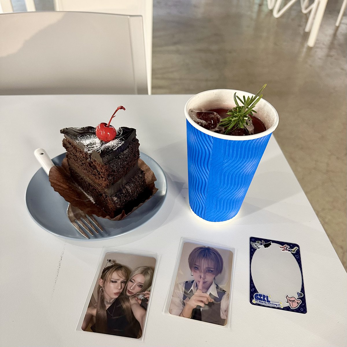catherine__13__'s tweet photo. Had a nice time at the Xlov cafe at @Ktown4u_coex! The cake was delicious! 엑스러브카페에서 좋은 시간 보내고 왔어요! 케이크가 정말 맛있었어요! 😋🍰

#케타포코엑스 #케타포코엑스_엑스러브팝업스토어 https://t.co/n1gKzCFKrJ