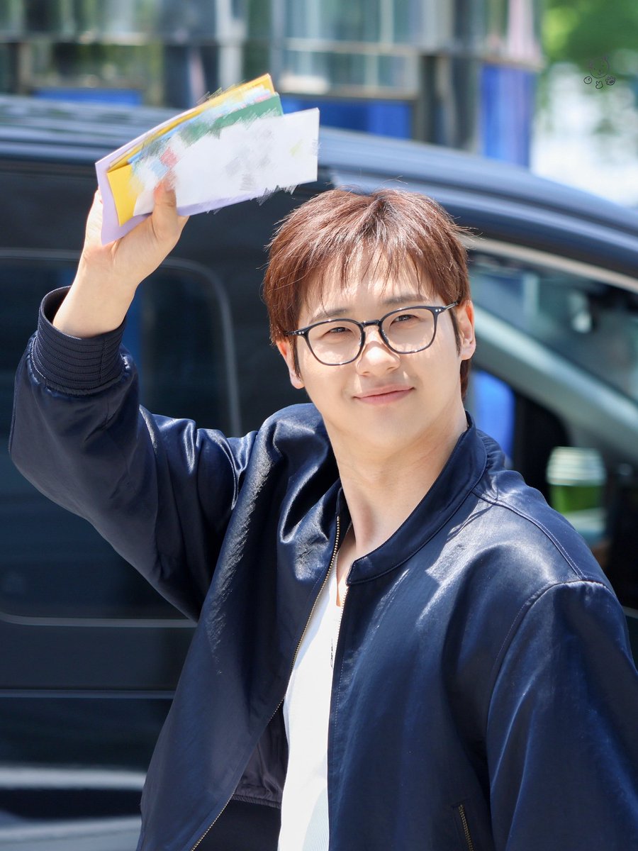 _hs0616's tweet photo. 260602 🌱 김영철의 파워FM 퇴근길

#B1A4 #신우 #CNU https://t.co/5q0543SqKZ