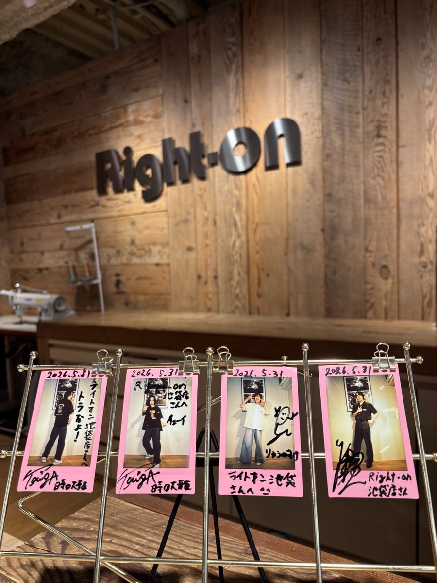 righton_pr's tweet photo. ＼ Right-on 池袋店にてチェキ展示中！ ／

5/31(日)にイベントを開催した
月影のeden🌙様のチェキを、
Right-on 池袋店にて展示しております！

イベントにお越しいただけなかった方も、
ぜひ聖地巡礼にお立ち寄りください✨

皆さまのご来店を心よりお待ちしております！

@tsukikagenoeden https://t.co/mmO4SPXLKa