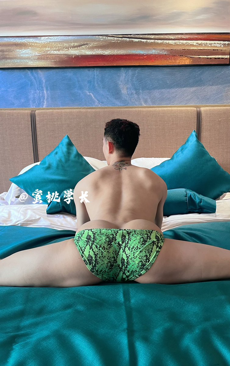 mitao_show's tweet photo. 想你进入我的身体还是………？ https://t.co/dLMSnbzbB9