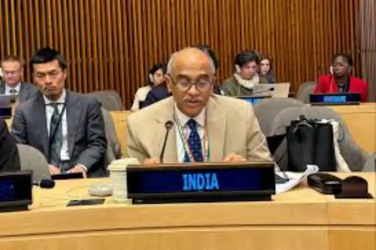 Dnn24Network's tweet photo. यूएन विकास प्रणाली में सुधार के लिए भारत की वकालत, राष्ट्रीय स्वामित्व और पारदर्शिता को बताया अहम

पढ़ें: https://t.co/D2OIl1fktP

#IndiaAtUN #UNReforms #Transparency #NationalOwnership #Diplomacy #GlobalDevelopment #InternationalAffairs #भारत #संयुक्तराष्ट्र #विश्वराजनीति #DNN24 @AwazTheVoiceHin