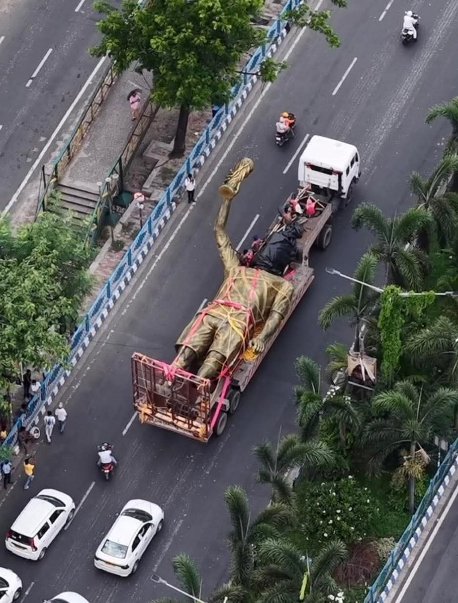 gupta_subhra's tweet photo. @TeamMessi it's your funeral in Kolkata https://t.co/Oc1rLY32Qi