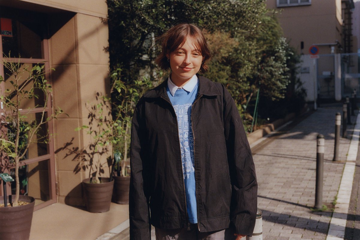 THEFASHIONPOST's tweet photo. 【インタビュー】生活と歌のあいだで、ステラ・ドネリーが見つけたもの。今の彼女が語る「自分らしさ」
https://t.co/J6NqL9hWvd

#StellaDonnelly #ステラドネリー #LoveandFortune https://t.co/9KvAOHWVKa