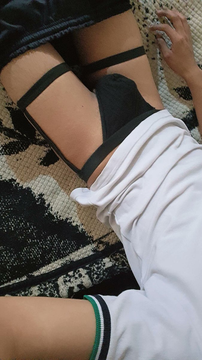 nahu_ps's tweet photo. 😈Nomamen que morbo me dio irme así a la escuela 😈
Y si no entró y me lo haces a un ladito?🔥🤤 https://t.co/unnpeEGPol