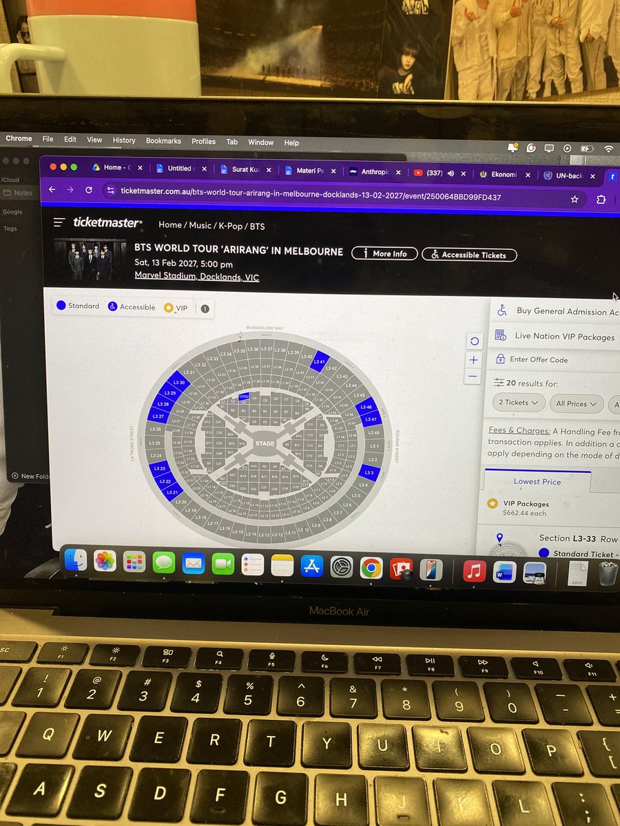 rockintari's tweet photo. Iseng war tiket BTS di Melbourne, jam segini masih bisa dapet tiket ternyata. Andai apply visa Aussie nggak ngadi-ngadi, pasti udah dibeli itu tiket 🤡 https://t.co/Hzr87zz9mF