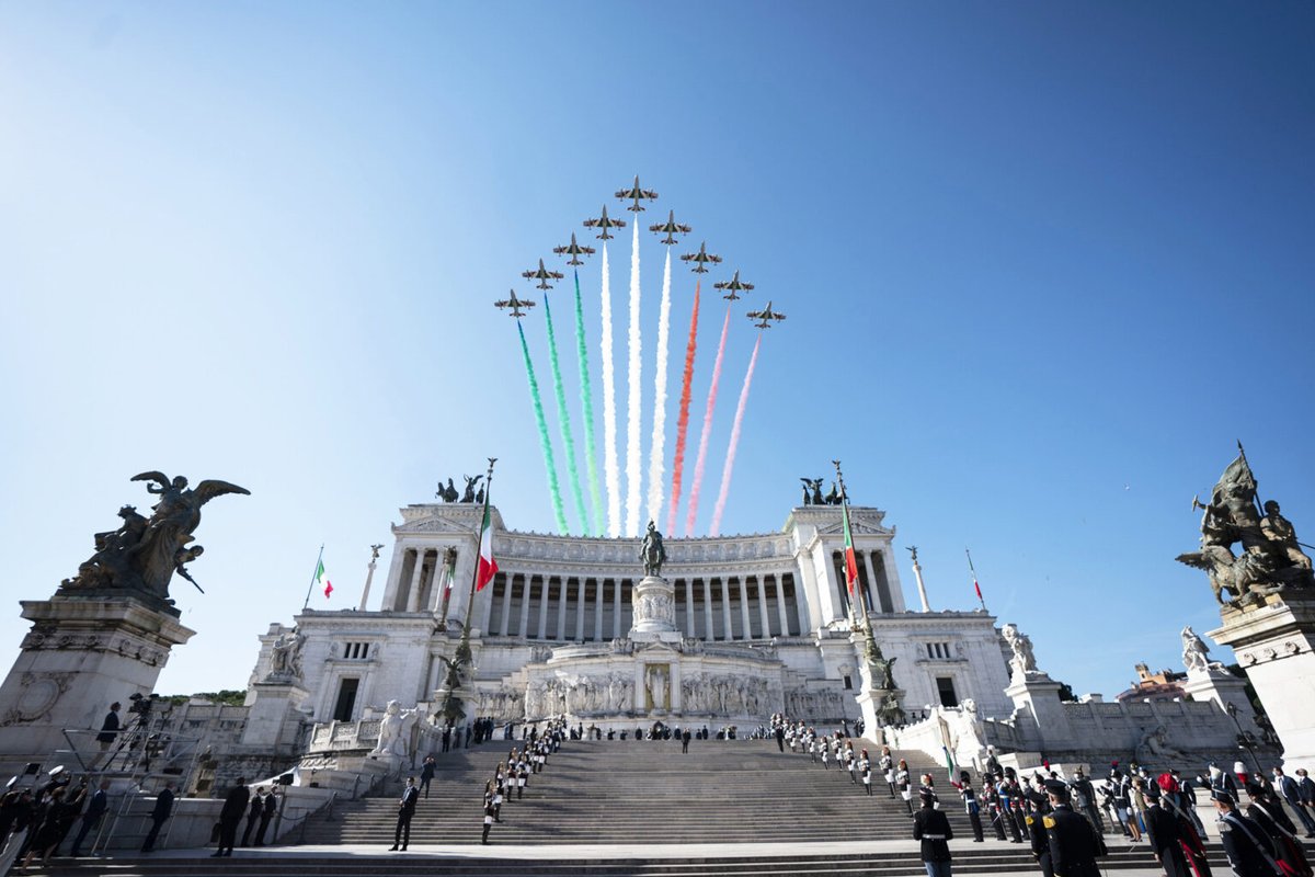 MLanchard's tweet photo. Buona festa della Repubblica ai miei amici italiani! https://t.co/QDB53mLBaf