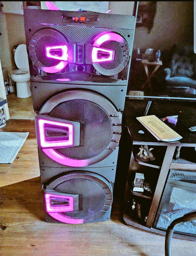 Millishield01's tweet photo. Good morning.

We are offering a Bluetooth speaker radio, standing at 4 feet, which includes a microphone and a phone charger that functions as an amplifier for an electric guitar. The unit comes with a remote control.

The price is 350,000 Nigerian Naira.

Please contact us via WhatsApp at 08092300681 if you are interested.

Thank you.