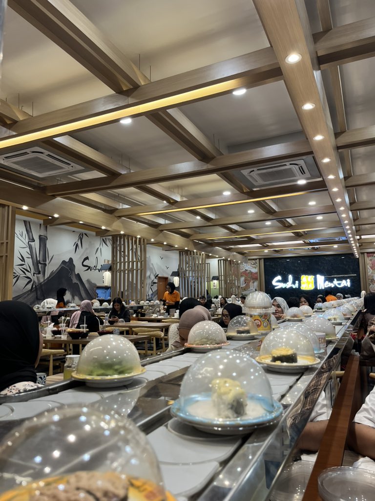 diradolledup's tweet photo. Sushi Mentai 10k all platee😋 https://t.co/U30uZS7Hfo