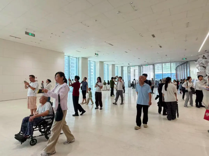 MetaGuangdong's tweet photo. The Shenzhen International Museum of Art (SIMoA) opened on May 30 as a new cultural landmark in the Greater Bay Area. 🏛️ Its debut featured seven inaugural exhibitions, including masterpieces from Budapest and historic Yuanmingyuan bronze animal heads. 🎨

#Shenzhen #SIMoA #CulturalLandmark #GrandOpening #GreaterBayArea
