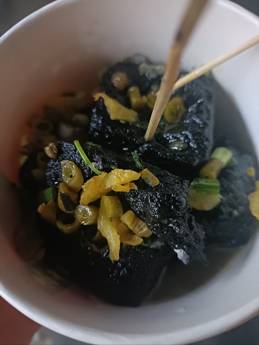 HildaHines's tweet photo. Craving something warm and crispy on a cool day This savory street-style fried potato skewer is loaded with spices and crunch—perfect for a quick snack! https://t.co/aHEWEhx8nQ