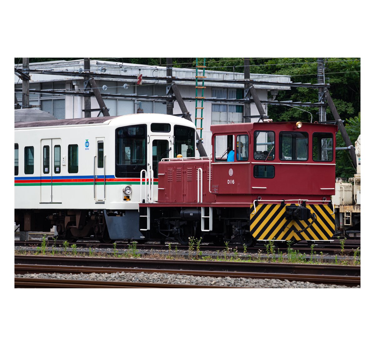 SI4013's tweet photo. 2026/06/02
4023F 廃車回送

いよいよ2次車からも廃車が発生。
最後にはかつて西武秩父線を共に駆けたNRAとも顔合わせしました。

今まで長い間日常生活を支えてくれてありがとう、お疲れ様。 https://t.co/4iFHRMrQk9