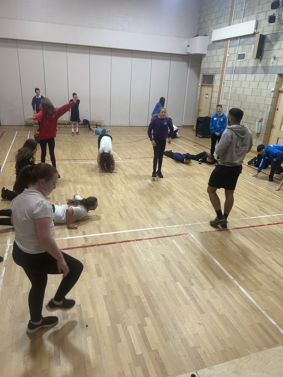 VeldonMrs's tweet photo. We kick started Health Week with some circuits. Thank you to Josh for leading the lesson💪 https://t.co/gsOJYsGn4A