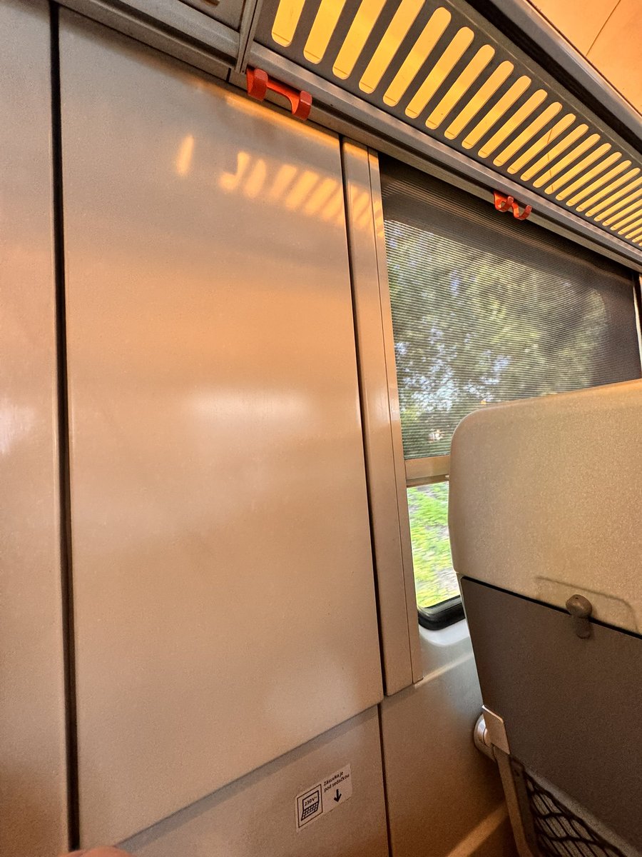 xaver_'s tweet photo. On my way to #WCEU enjoying my window seat 😅 https://t.co/X8yldG2rnK