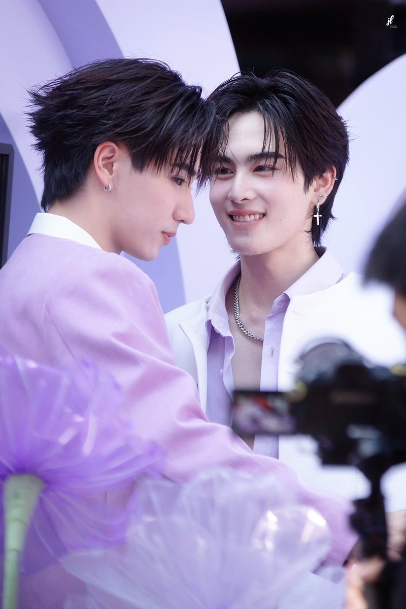 ___papat's tweet photo. “ผมจีบก่อนครับผม วิธีจีบก็แค่...เข้าไปทักถามชื่อ” — 🤍 https://t.co/bgcmSxAhCQ