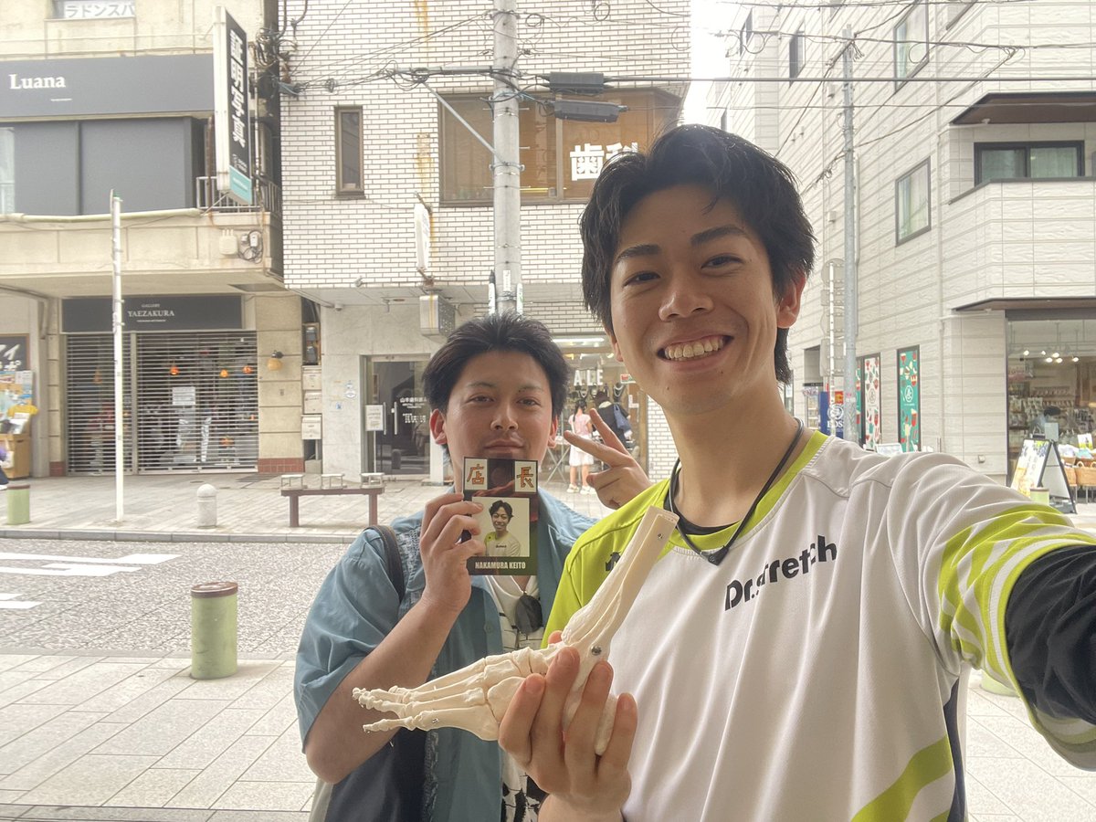 07na01gi's tweet photo. 元町中華街店の店長にストレッチしてもらた
ダイナミックストレッチだった
その後みなとみらい行ってこうたくんにMTGしてもらた
長時間ありがとう🤲 https://t.co/recJzCiLRf