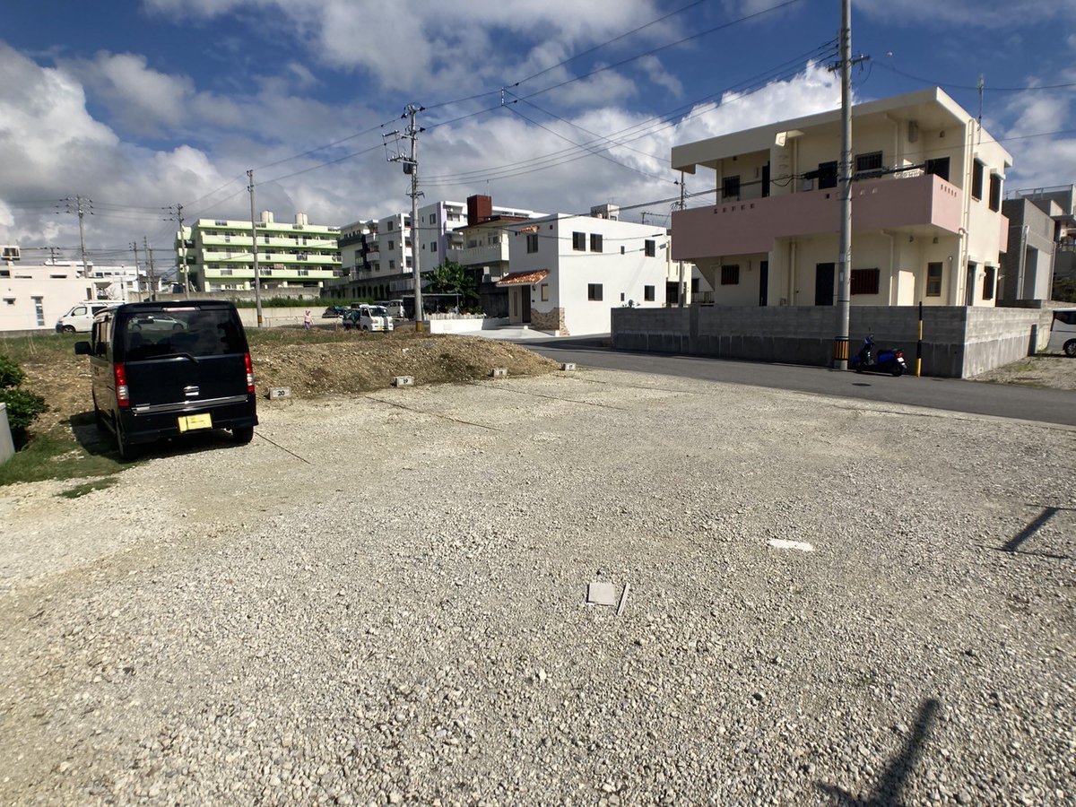 info_mineworks's tweet photo. 宜野湾市佐真下月極駐車場🚙
６月２１日より利用可です！
詳しくは→https://t.co/4xutSQXAuk https://t.co/St4AZxOlgR