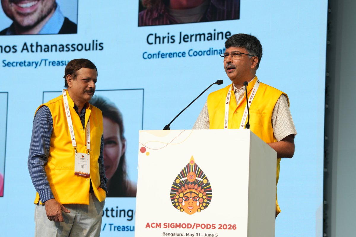 SIGMODConf's tweet photo. #SIGMOD2026 #SIGMODPODS2026 Root-cause analysis of this amazingly planned & executed SIGMOD conference 😀 

Big thanks to the General Chairs Prof. Jayant Haritsa (IISc) and Prof. S. Sudarshan (IIT Bombay), veterans in the database world

#database #research #sigmod #bengaluruevent
