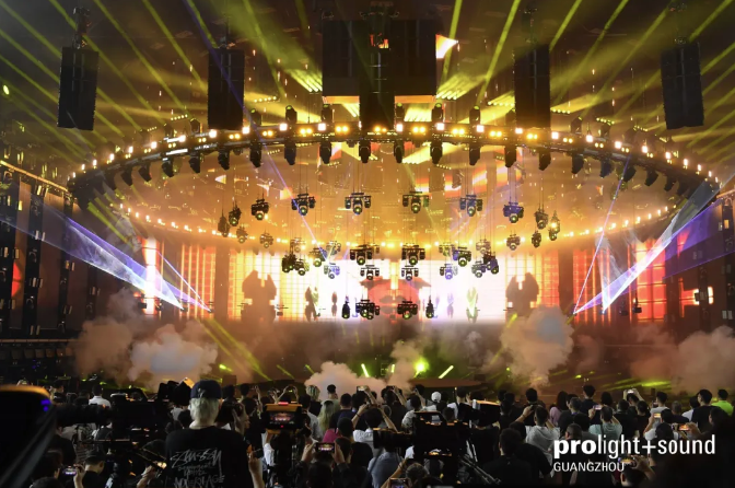 MetaGuangdong's tweet photo. The 24th Prolight + Sound Guangzhou, one of the world's premier professional audio-visual exhibition, was held from May 28 to 31. 🎙️ The mega event drew over 2,200 exhibitors and 110,000 global visitors to experience next-gen XR and AI tech. 🤖

#Guangzhou #ProlightSound #AudioVisual #LightingExhibition #TechFair