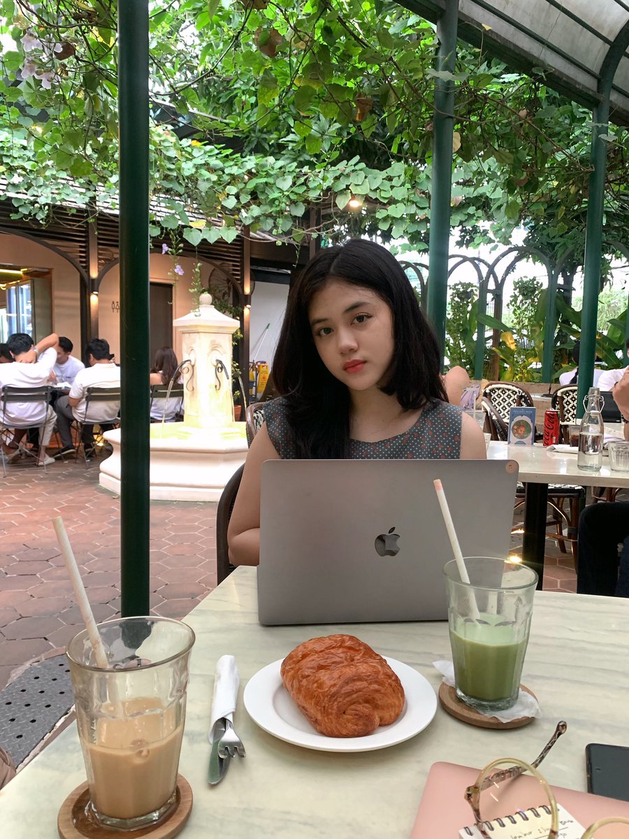 lalaaylsa's tweet photo. afternoon ma chérie🍵🥐 https://t.co/44eMeGA4Ch