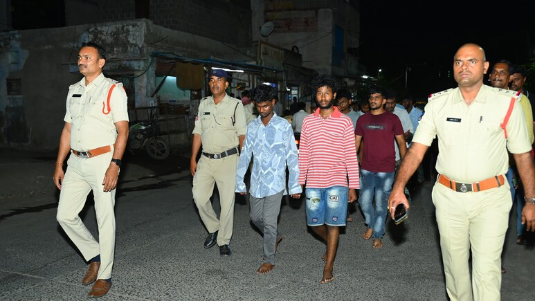 ndtv's tweet photo. Fans Damage Buses During RCB Celebrations, 18 Arrested In Andhra, Hyderabad https://t.co/vuayFdUCOm https://t.co/5mCiuEsk0V