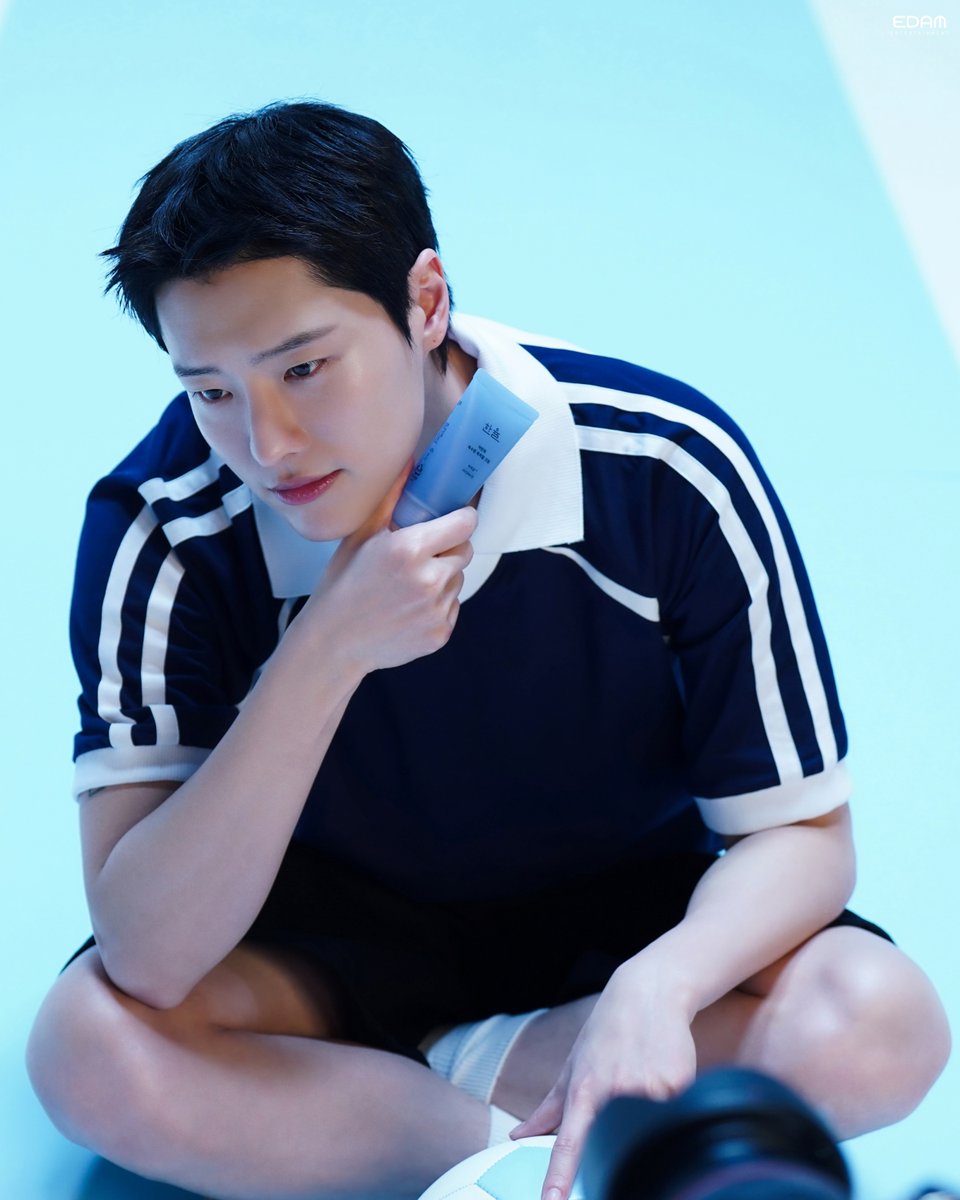 c_woodzofficial's tweet photo. [📬]

괜찮아? 나 잘생기고 피부 좋은 거?
Are you okay with me being handsome and having great skin?

🔗 https://t.co/xh9rrs8DQv

#WOODZ #우즈
#한율 #hanyul https://t.co/o4QE0fkSso