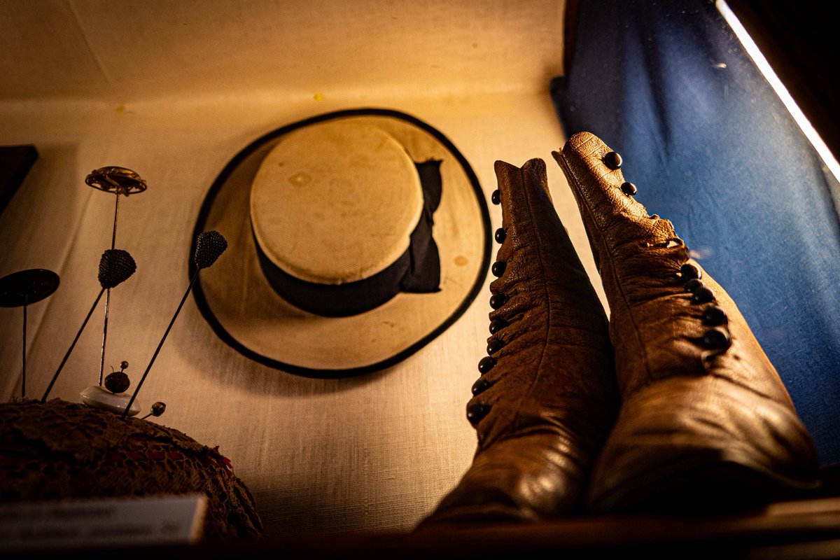 fbon's tweet photo. «PETIT MUSÉE DU NUMÉRIQUE» 

de la miniaturisation technologique et des brodequins pointure 34 de George Sand, et des questions du sommeil et du numérique aussi via George Sand, c'est dans le PDF «petit musée du numérique», V4bis,  https://t.co/UIsHyKmqZR https://t.co/TzifNbkIy4