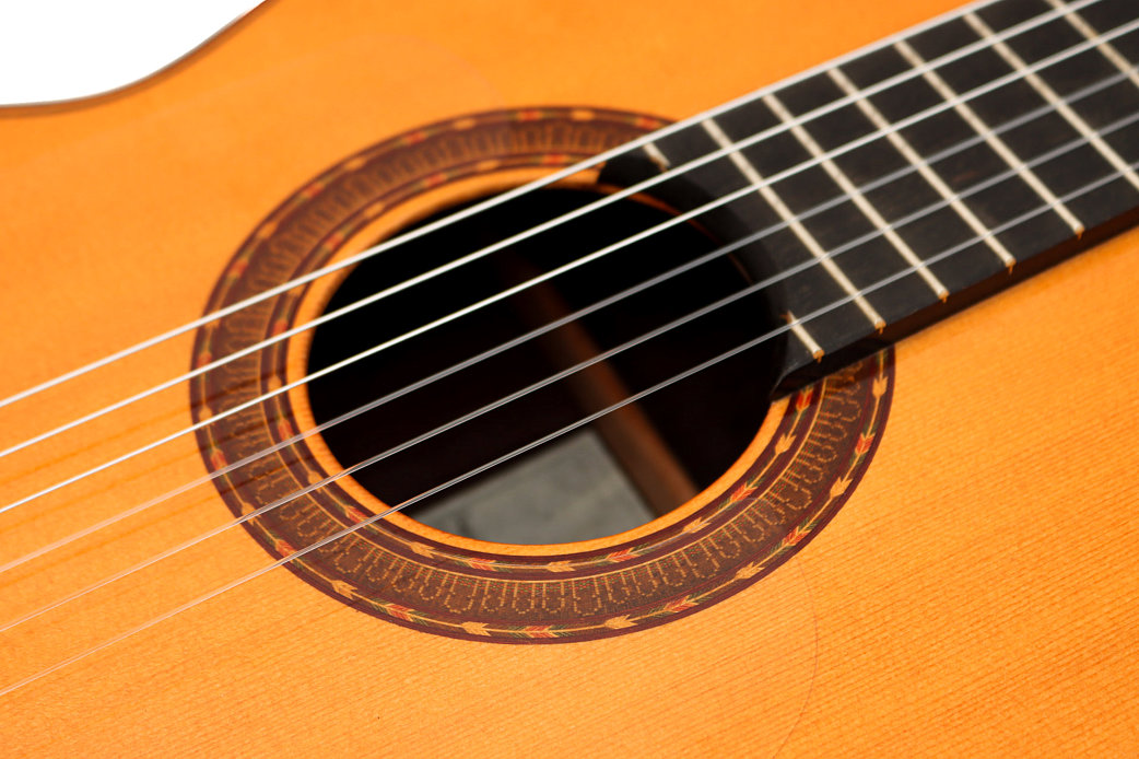 GdeLuthier's tweet photo. Recently arrived, new flamenco guitar by Jesus Bellido model "Alma Aurea" Negra.
Inspired by the Golden ratio, it surprises by its sound result, response, depth and easy-playability.
More information: https://t.co/WWjH8lcqo0

Play your Dreams!
https://t.co/BbXxmjKisE https://t.co/Nl79OyCRJK