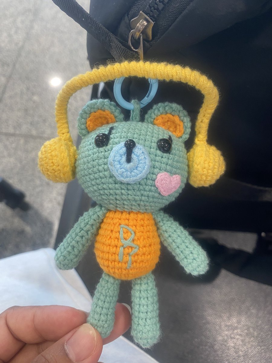 MochieFab's tweet photo. You are so madungis na anak. You travel a lot lately…And I don’t have time to give you a shower. But don’t worry when we reach Belgium I will definitely give you a quick bath.. my little @permpoon_GMMTV 

#Permpoonthetraveler
#Magalangbata https://t.co/N4nJvB2S3P