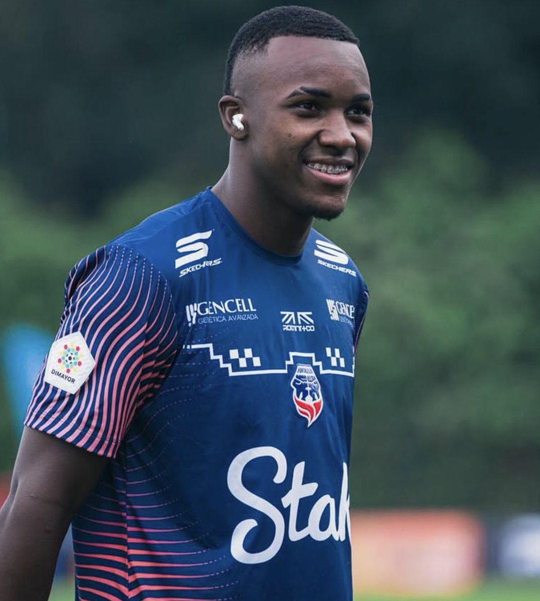 Utdtruthful's tweet photo. 🚨🎖️| In terms of incomings, United will COMPLETE the signing of Cristian Orozco, a 17-year-old midfielder set to join in JULY from Fortaleza CEIF. #MUFC [@TheAthleticFC] https://t.co/rvGkGpwqRE