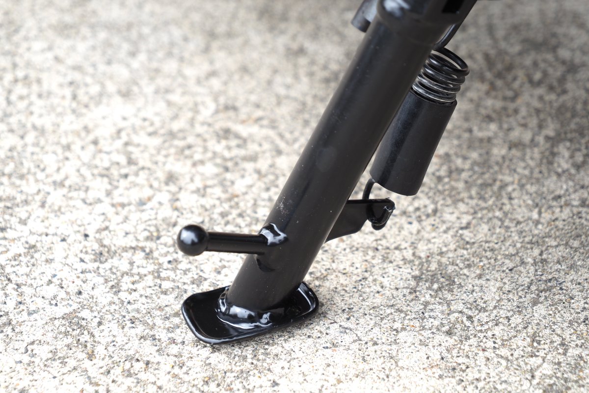 SGFacendo's tweet photo. CBR650R

サイドスタンドの加工精度を高め、一度切り離して再溶接してもフラットに地面に接するよう、注意深く加工しています。 https://t.co/lZOLU8IBP2