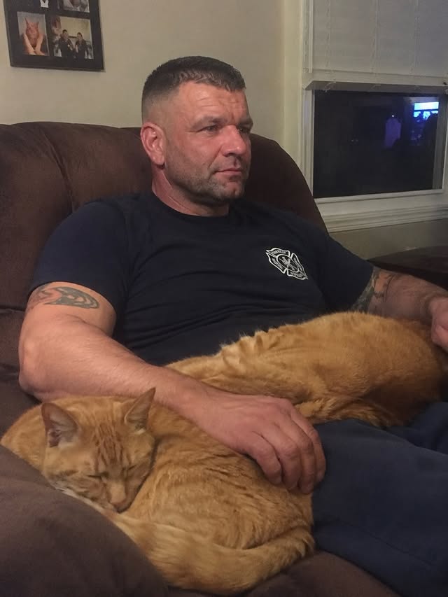 Thepetsonly's tweet photo. FIREFIGHTER ADOPTS TWO KITTENS HE RESCUED FROM RUBBLE https://t.co/ZObS2Dk8I0