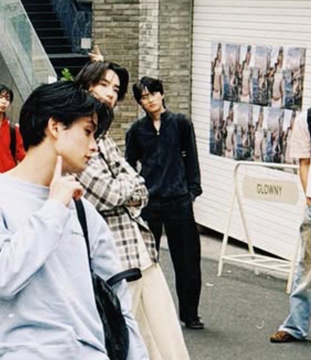BUS_FFAN's tweet photo. ㄷㄷ 뭐찍엇을까😍🤤 https://t.co/Ye0B1Jl1xB