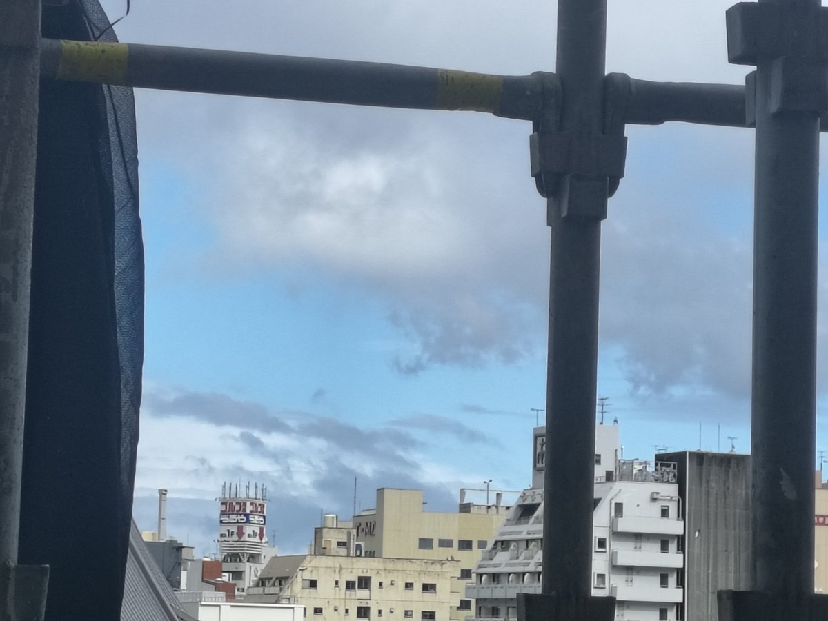 1959mark's tweet photo. もう青空に！！これから接近の地域はお気をつけてくださいませm(_ _)m　#台風６号 https://t.co/WdwMWfzcAr